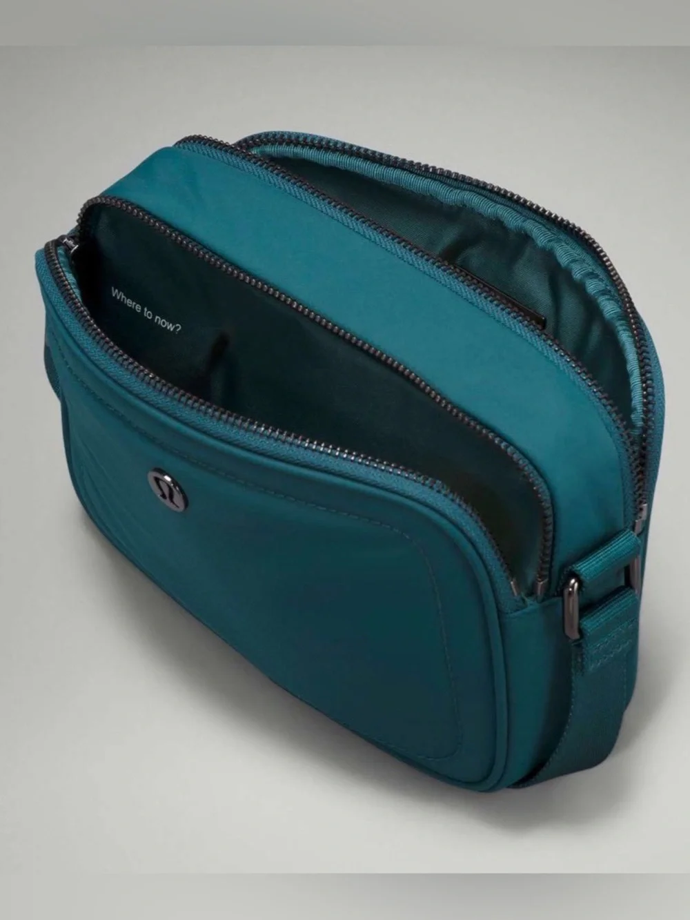 Lululemon Crosssbody Camera Bag 2L Green Jasper